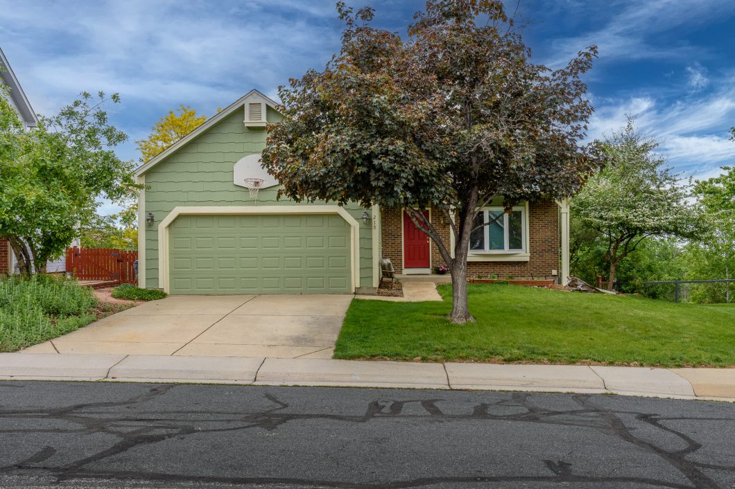 215 W Cedar Way